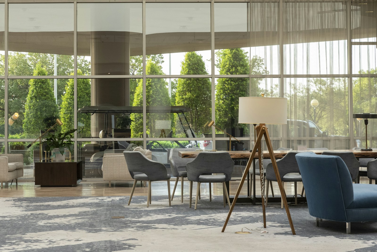 Well maintained modern commercial interior